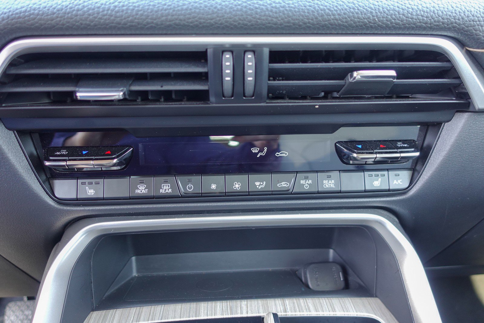 Certified 2024 MAZDA CX-90 Plug-In Hybrid w/ Preferred image 18