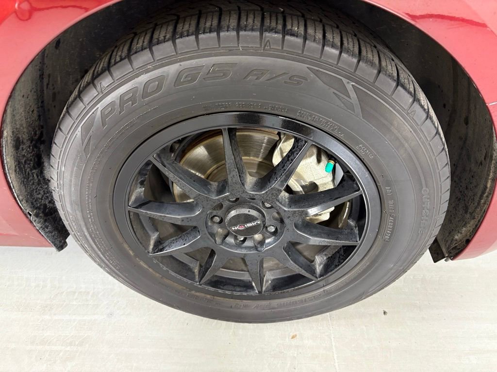 Used 2015 Chevrolet Cruze LT w/ Technology Package image 11