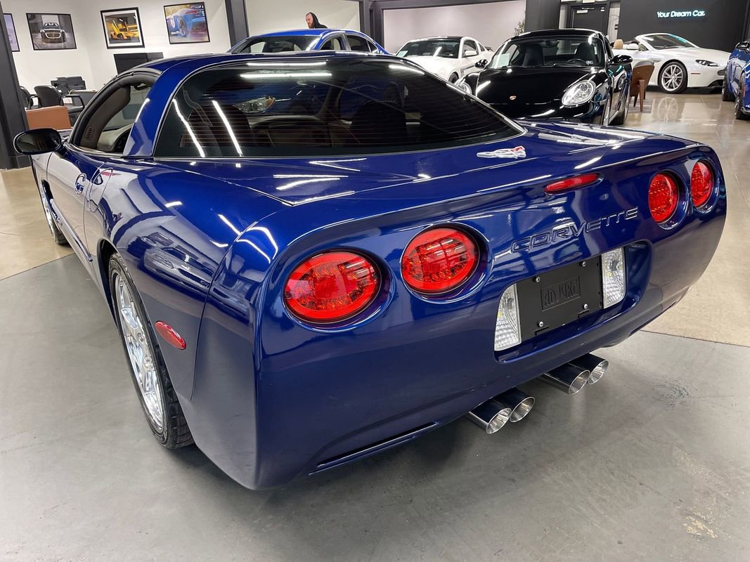 Used 2004 Chevrolet Corvette Coupe w/ Preferred Equipment Group image 9