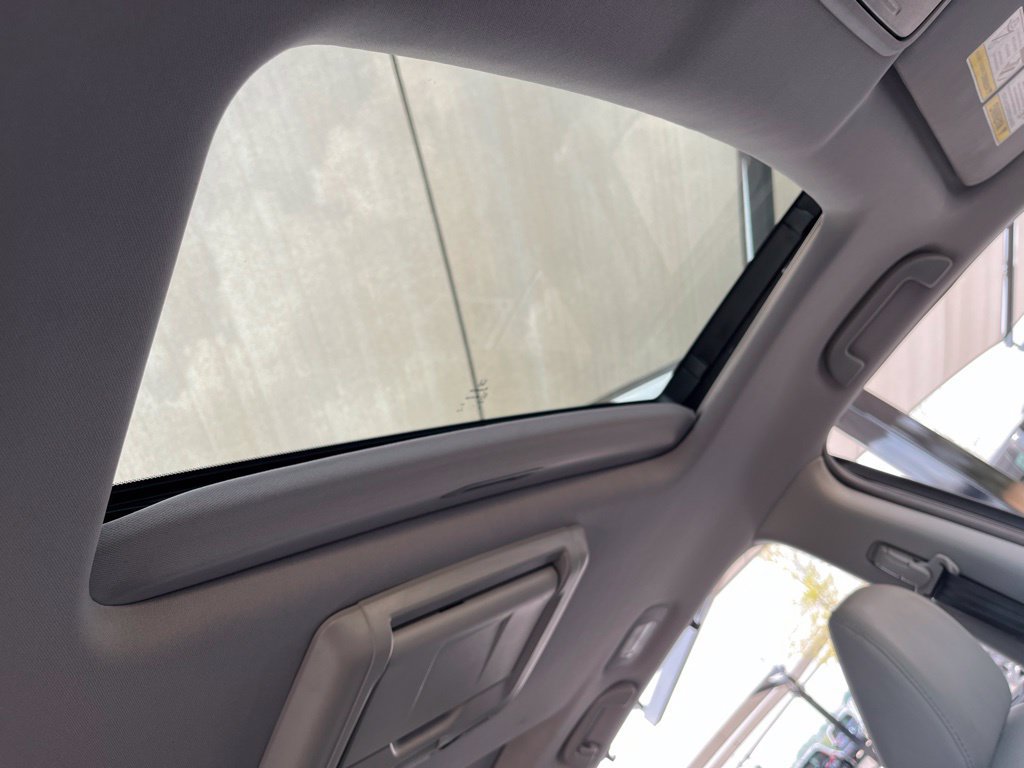 Used 2017 Honda Pilot Elite image 34