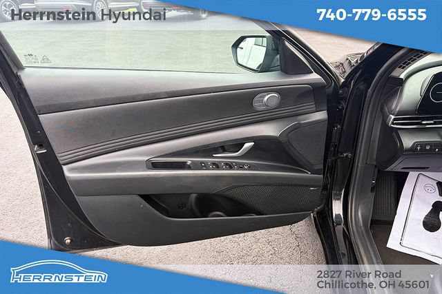 Used 2025 Hyundai Elantra Limited FWD image 7