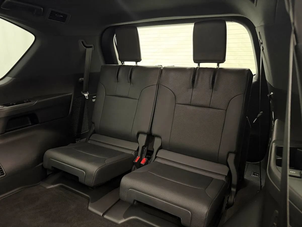 Used 2023 Lexus LX 600 4WD w/ Appearance Package image 43