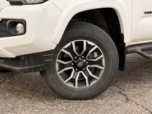 Used 2023 Toyota Tacoma TRD Sport w/ Technology Package image 27