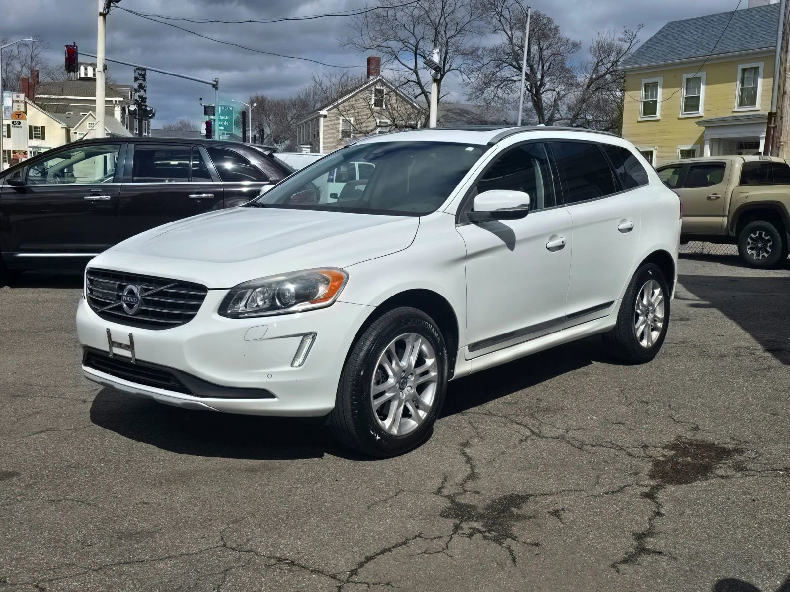 Used 2016 Volvo XC60 T5 Platinum AWD/4WD image 3