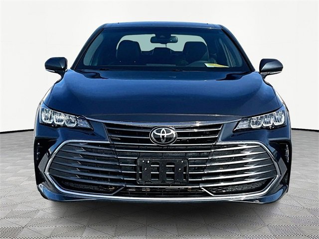 Used 2022 Toyota Avalon XLE image 2