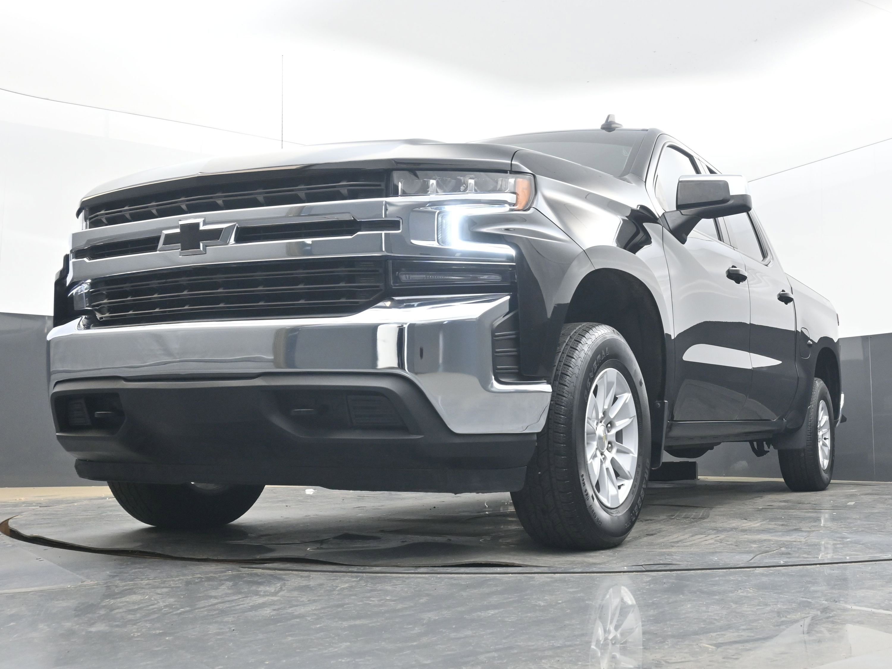 Used 2022 Chevrolet Silverado 1500 LT AWD/4WD image 22