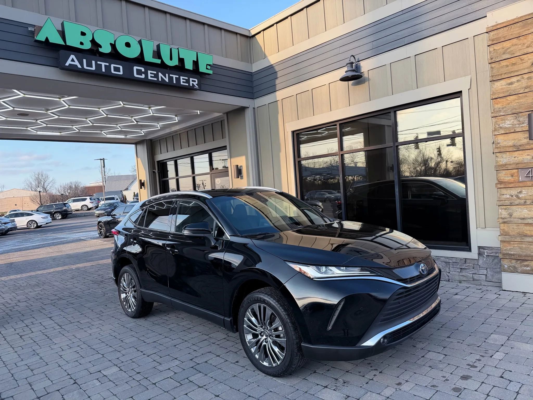 Used 2023 Toyota Venza XLE