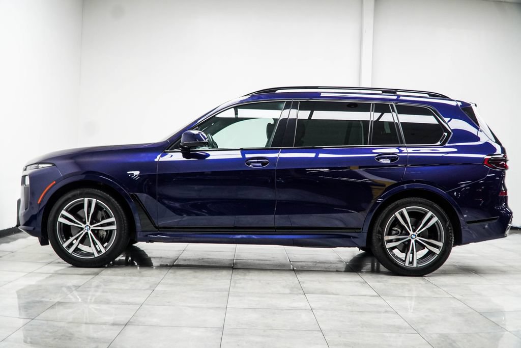 Used 2023 BMW X7 xDrive40i w/ M Sport Package AWD/4WD image 11