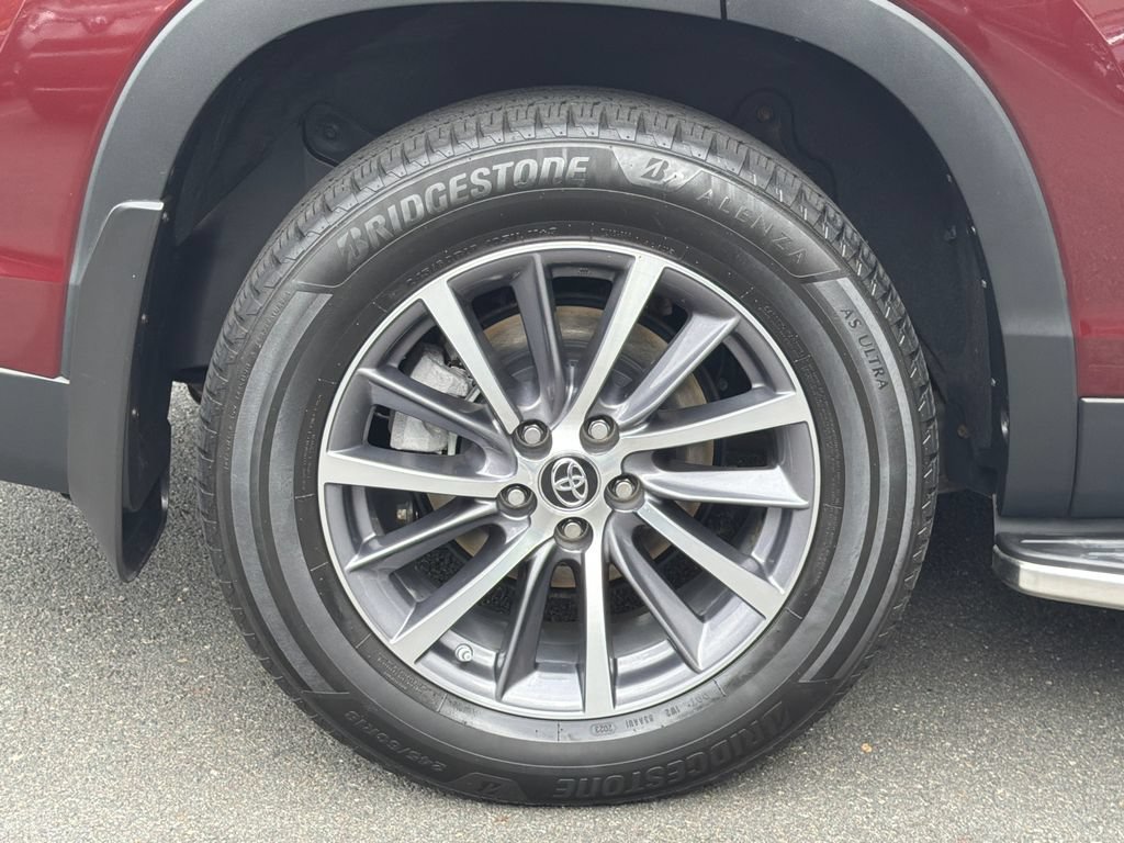 Used 2019 Toyota Highlander XLE AWD/4WD image 8