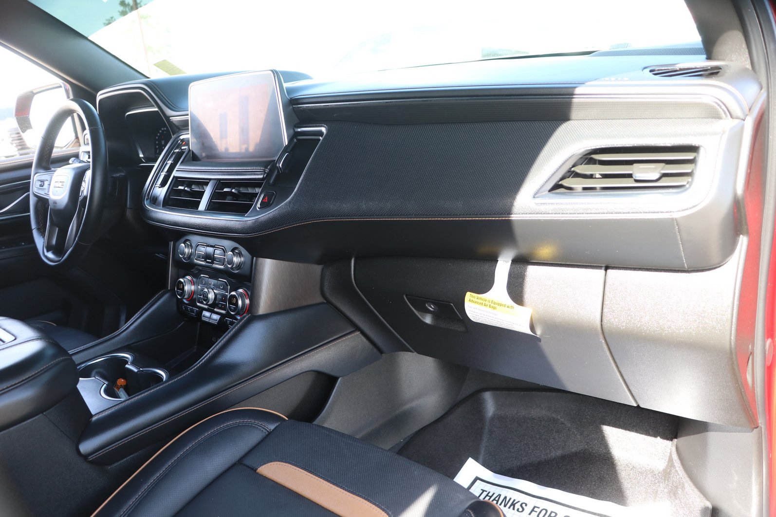 Used 2024 GMC Yukon AT4 w/ Technology Package AWD/4WD image 38