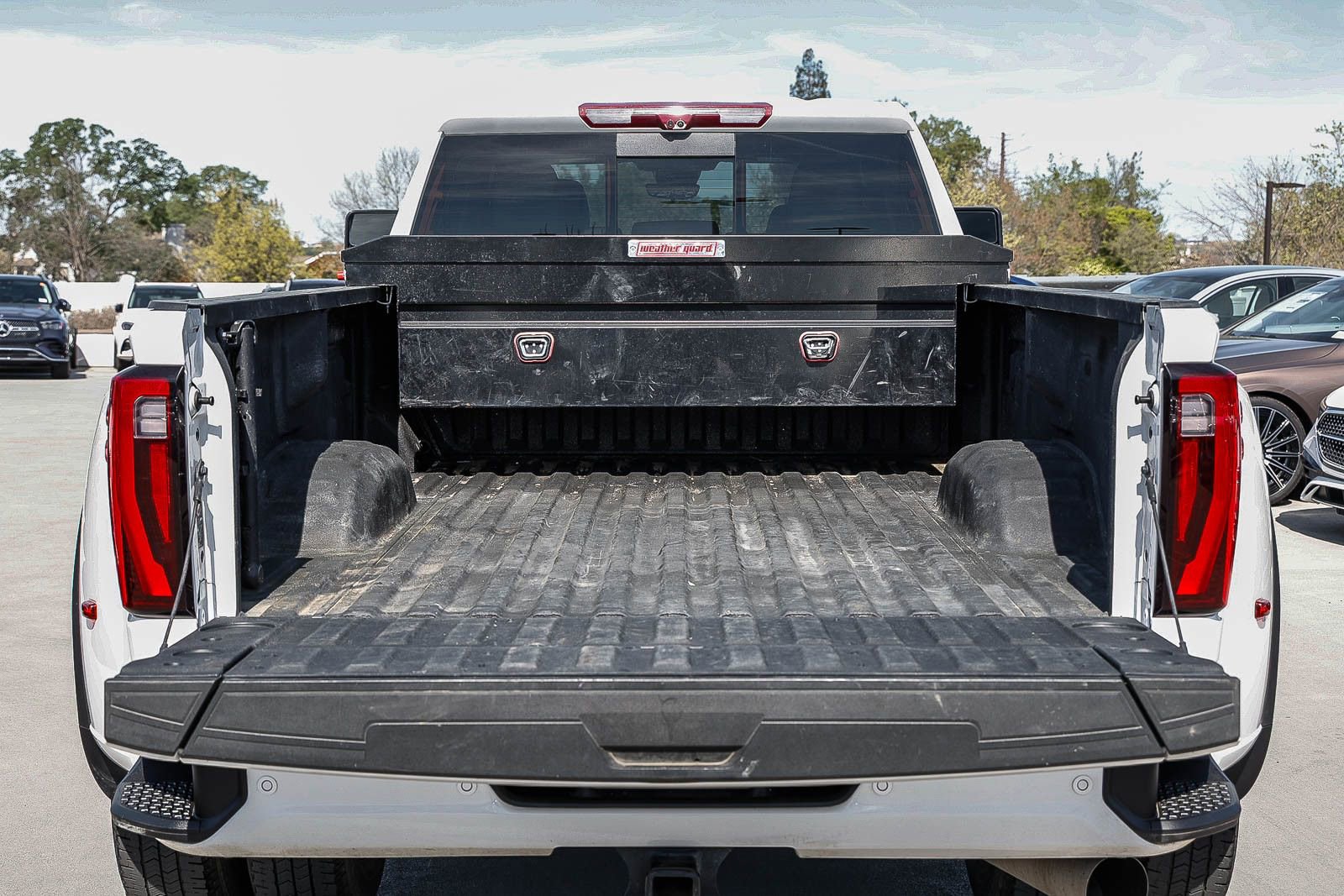 Used 2025 GMC Sierra 3500 Denali w/ Denali Reserve Package image 26