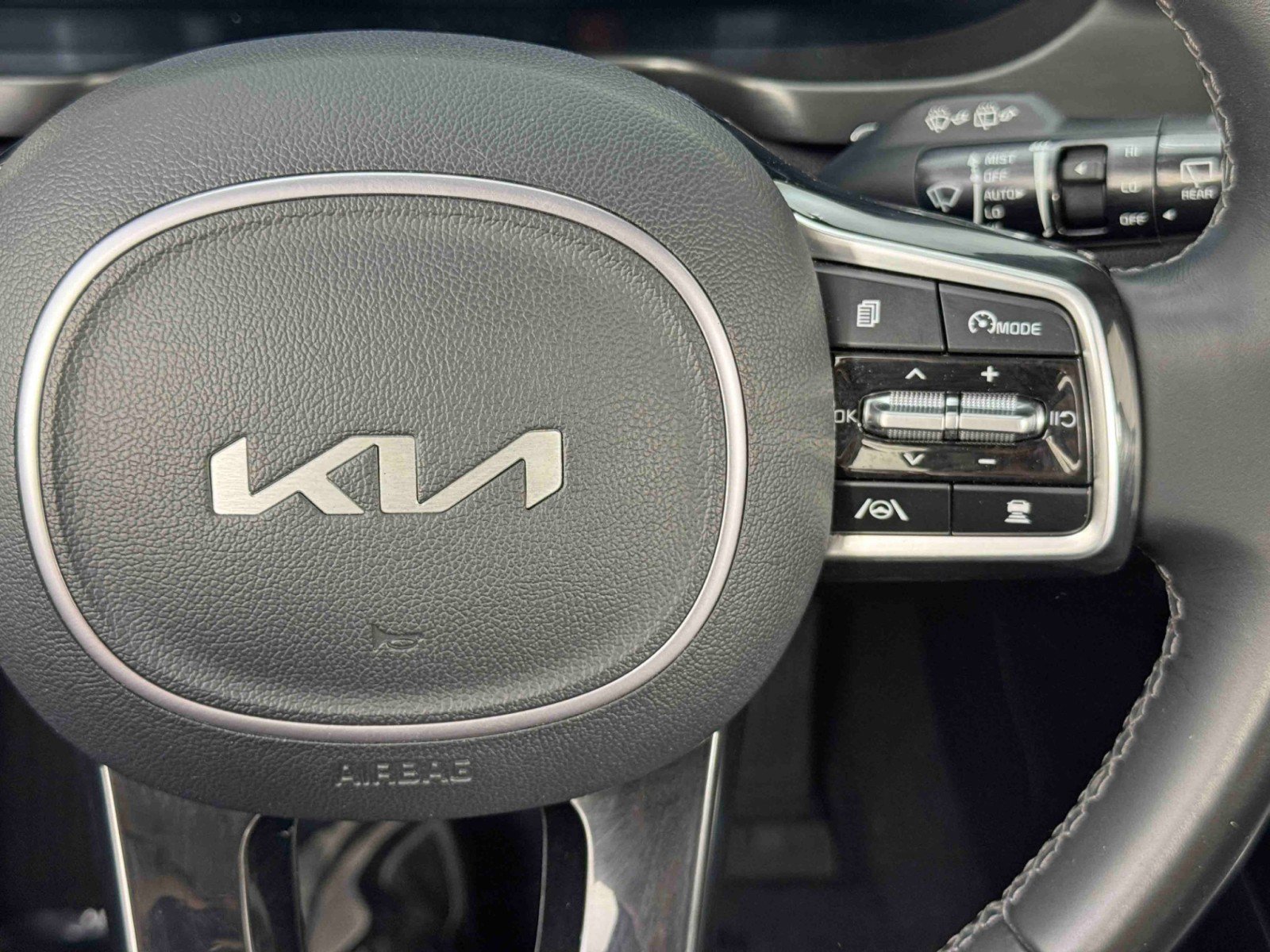 Used 2023 Kia Sorento SX image 22