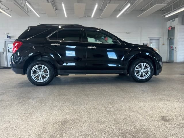 Used 2017 Chevrolet Equinox LT w/ Convenience Package AWD/4WD image 3