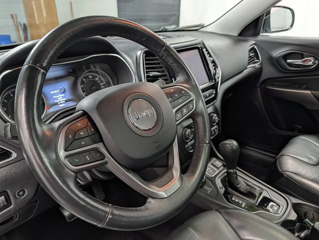 Used 2019 Jeep Cherokee Limited w/ Luxury Group AWD/4WD image 17