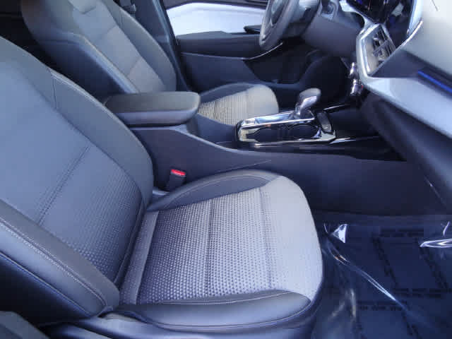 Used 2024 Chevrolet Trax LT FWD image 12