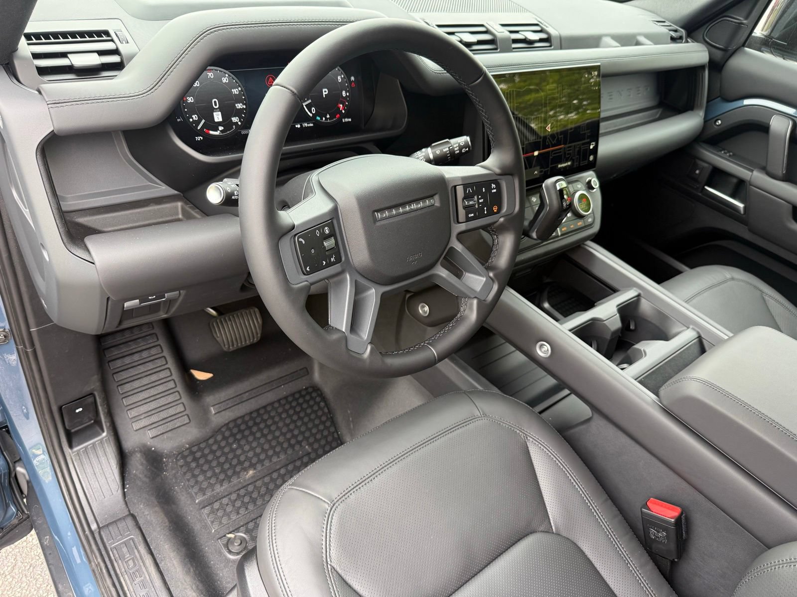 New 2026 Land Rover Defender 110 S AWD/4WD image 13