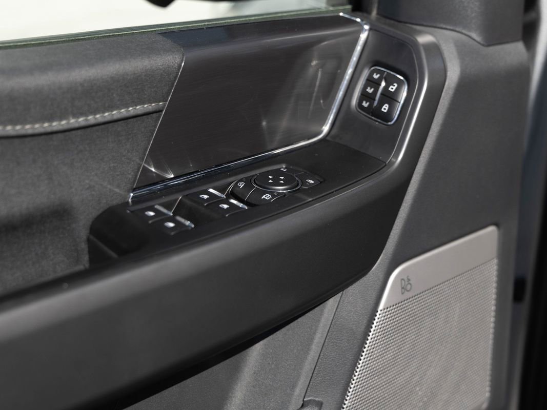 Used 2025 Ford F150 Lariat AWD/4WD image 11