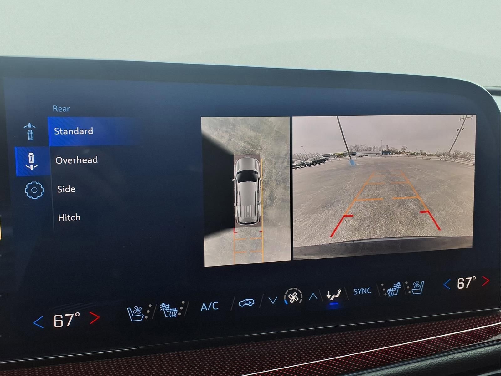 Used 2024 Chevrolet Traverse RS image 8