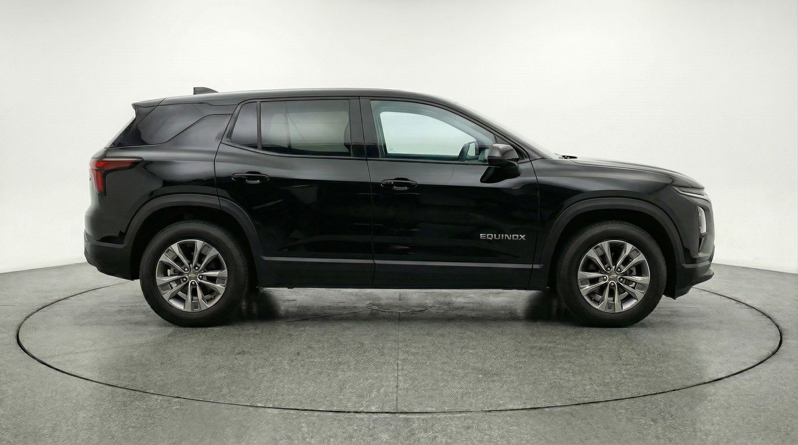 Used 2025 Chevrolet Equinox LT FWD image 11