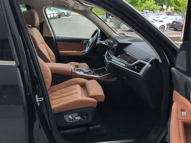 Used 2025 BMW X7 xDrive40i w/ Premium Package AWD/4WD image 22