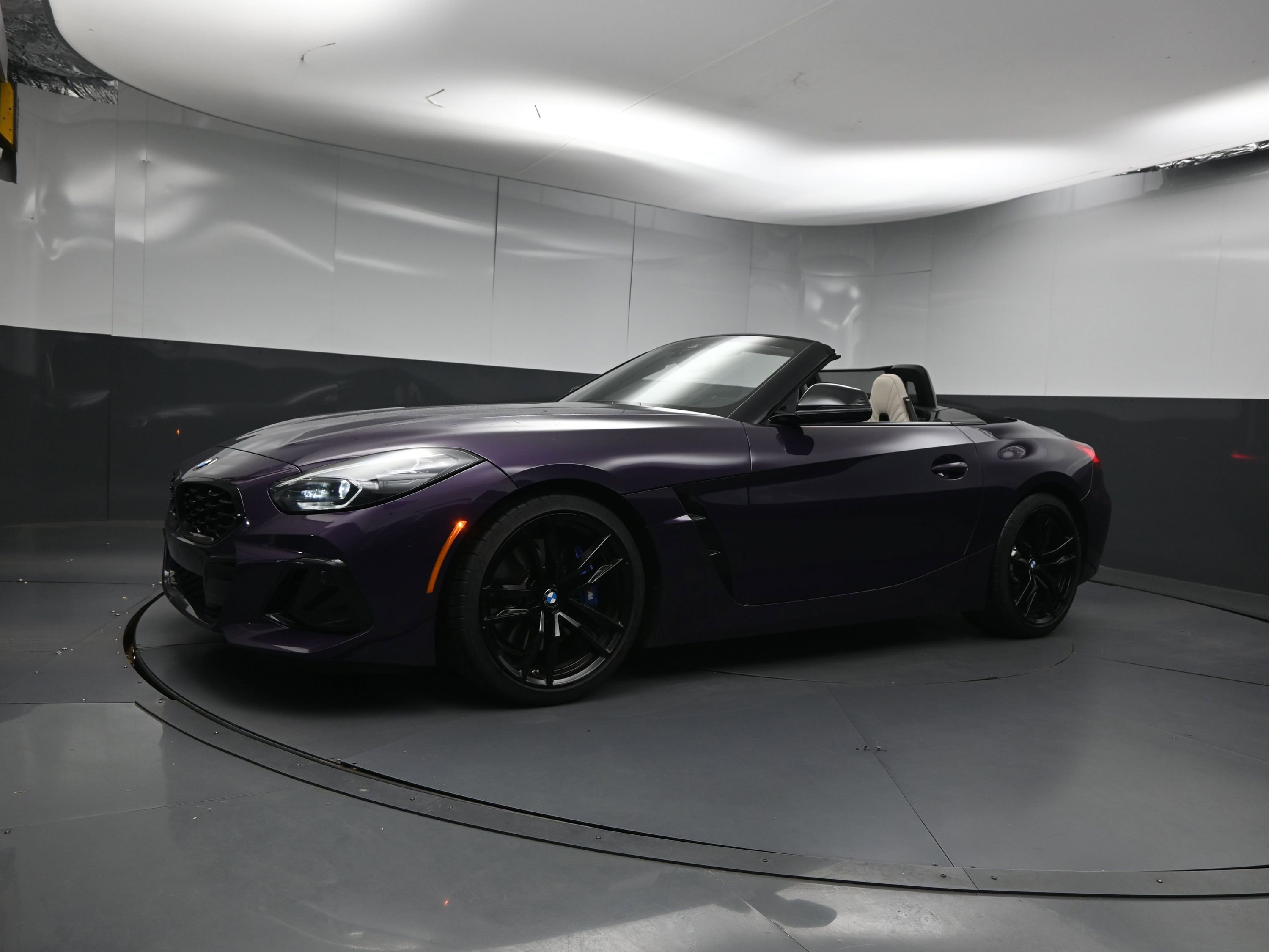 Used 2023 BMW Z4 M40i w/ Premium Package image 1