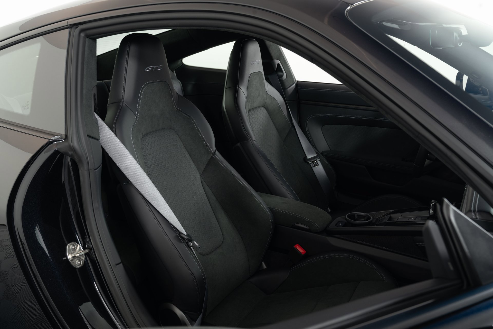 Used 2025 Porsche 911 Carrera GTS image 17