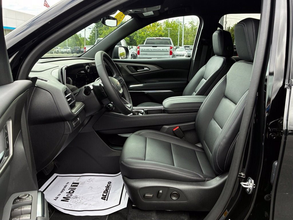 New 2027 Chevrolet Traverse LT w/ LPO, Floor Liner Package AWD/4WD image 6