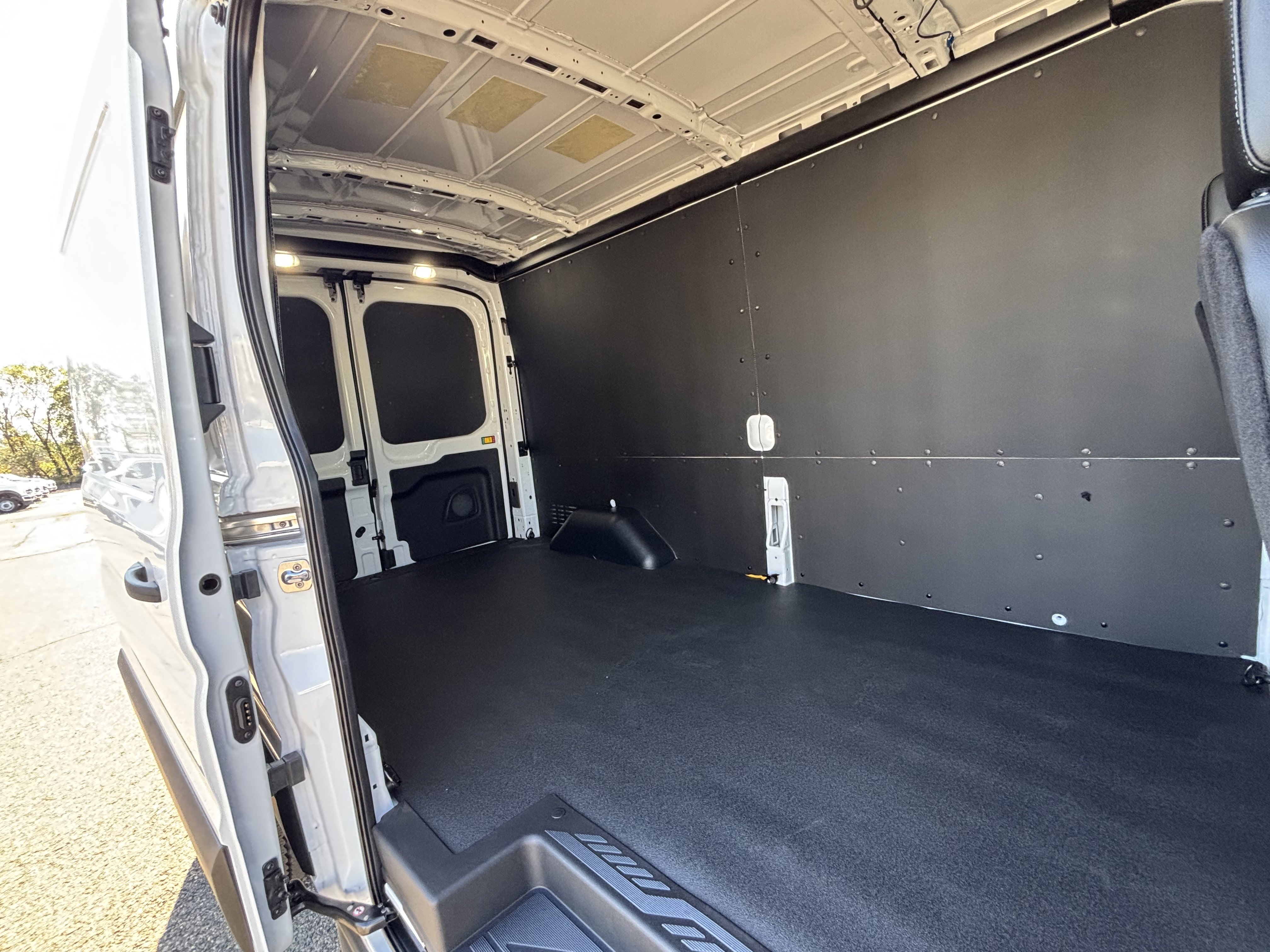 New 2025 Ford Transit 250 148 Medium Roof image 14