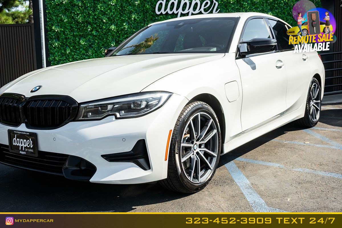 Used 2021 BMW 330e w/ Convenience Package RWD image 2