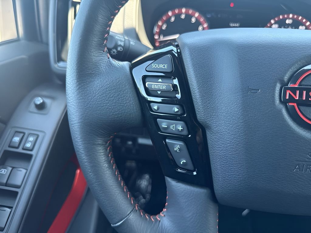Used 2025 Nissan Frontier PRO-4X AWD/4WD image 14