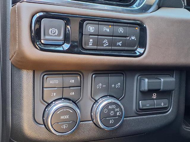 New 2026 GMC Yukon XL Denali Ultimate w/ LPO, Illumination Package image 15