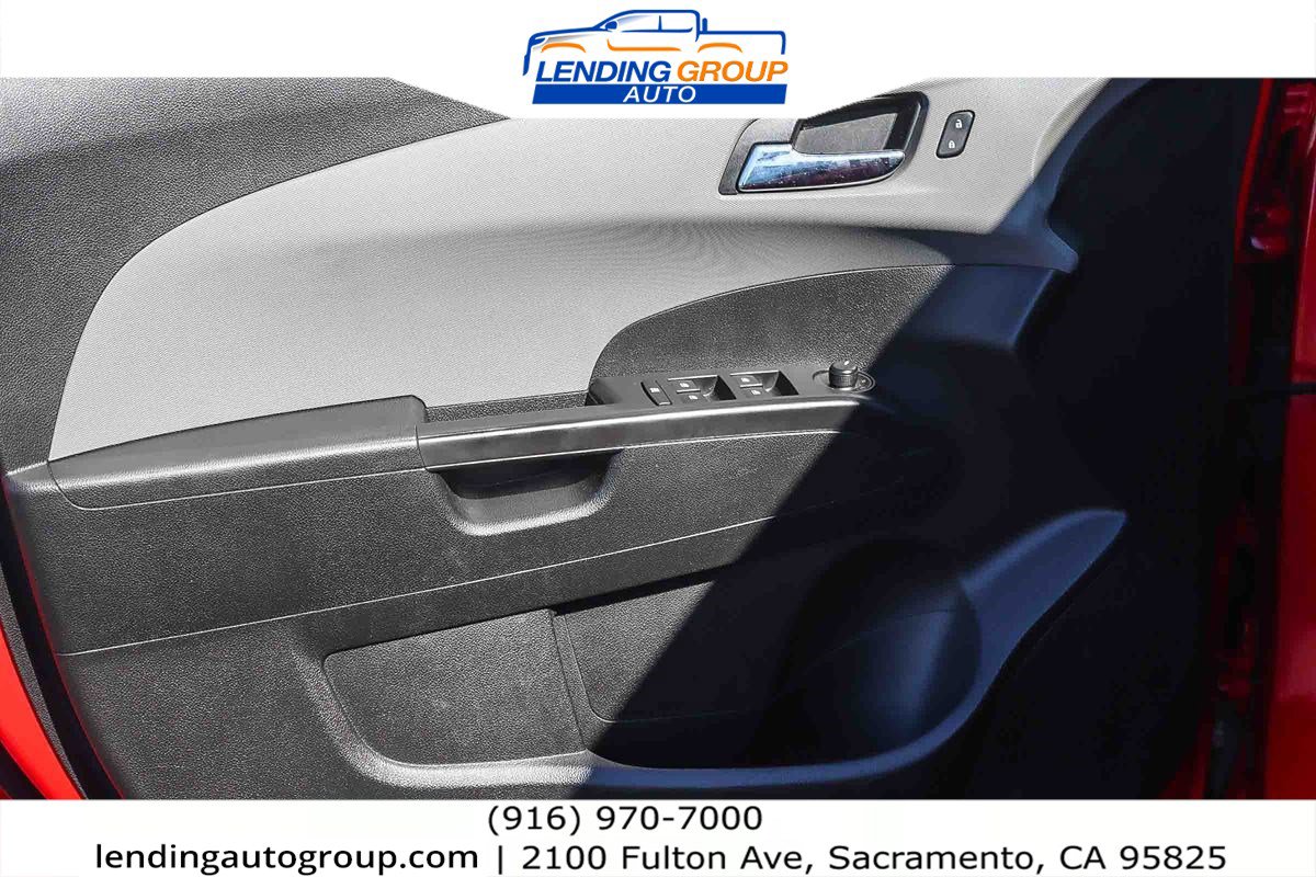 Used 2014 Chevrolet Sonic LT image 18