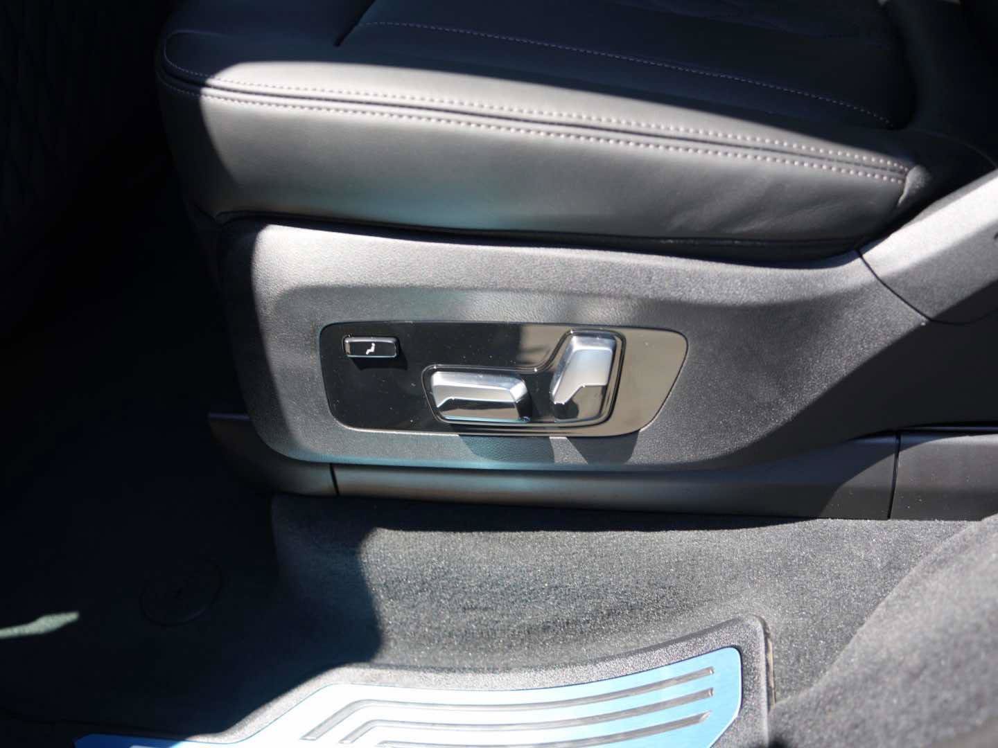 New 2026 BMW ALPINA XB7 AWD/4WD image 12