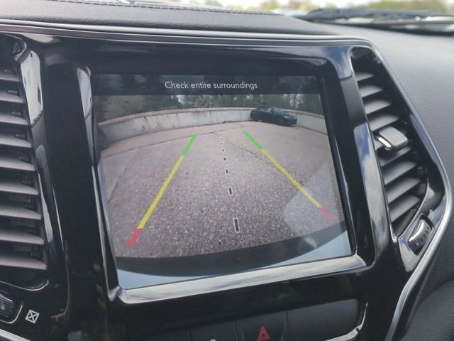 Used 2019 Jeep Cherokee Limited AWD/4WD image 10