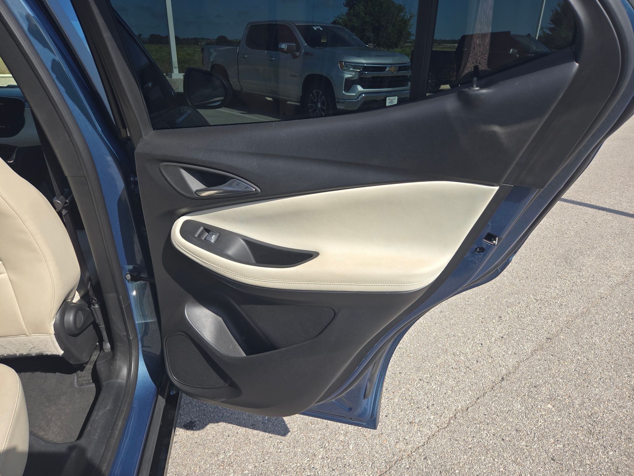 Certified 2025 Buick Encore GX Sport Touring w/ Experience Buick Package FWD image 25