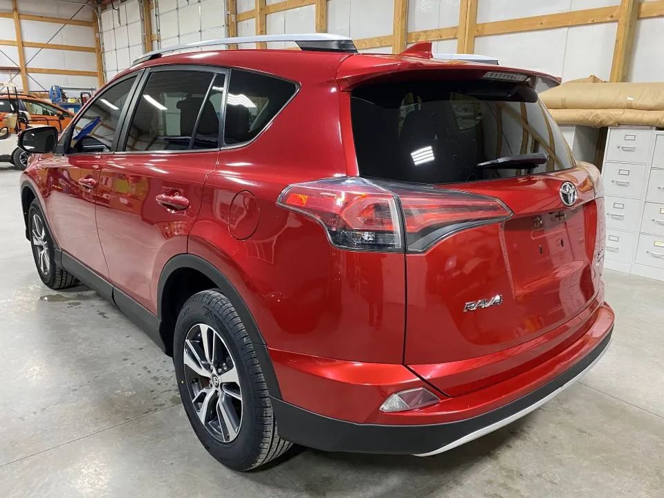 Used 2016 Toyota RAV4 XLE image 10