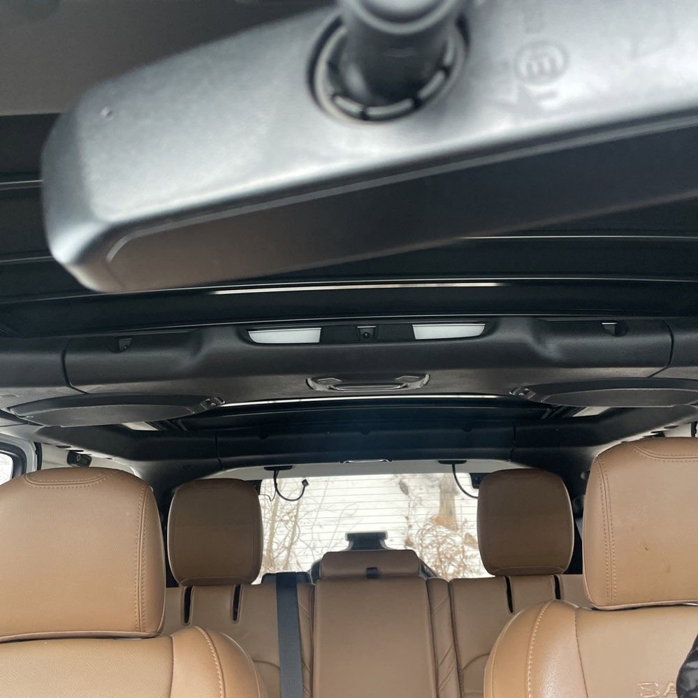 Used 2022 Jeep Wrangler Unlimited Sahara w/ Cold Weather Group image 18