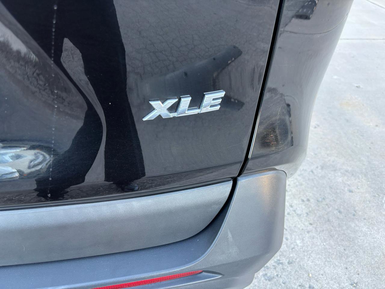 Used 2021 Toyota RAV4 XLE image 10