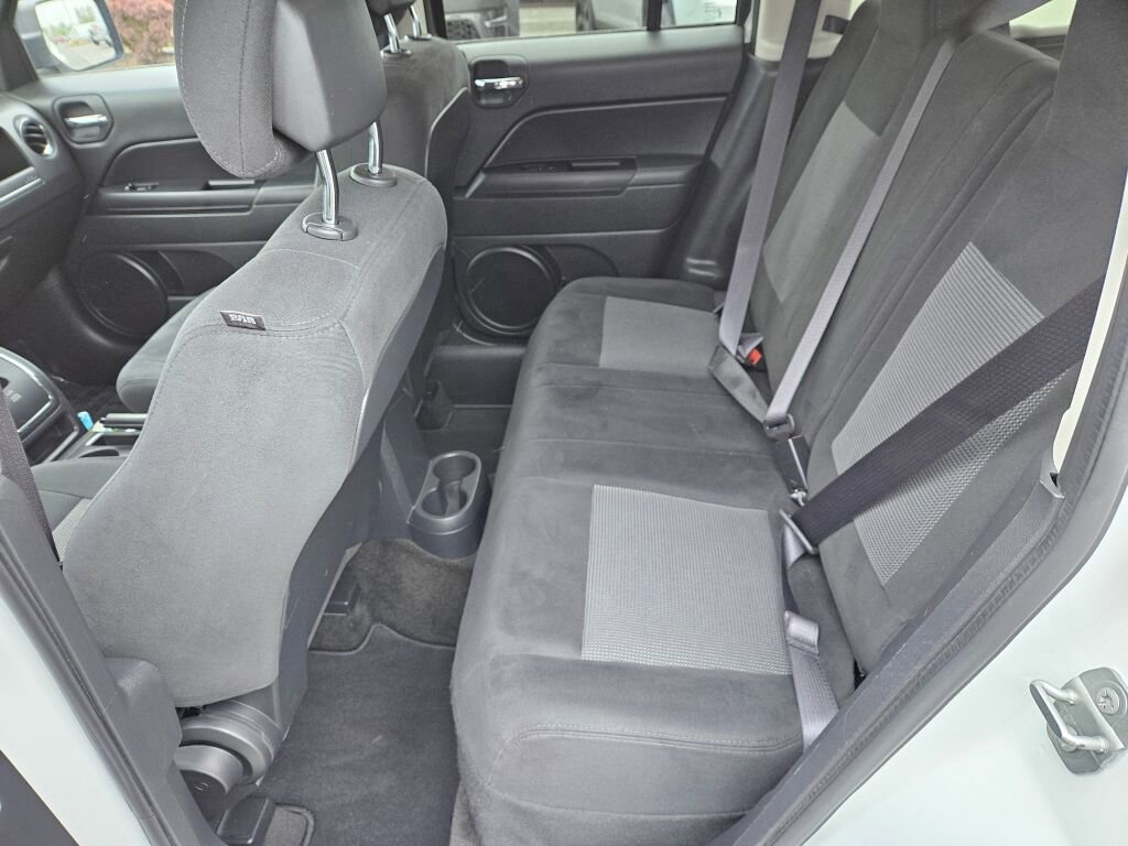 Used 2016 Jeep Patriot Sport w/ Power Value Group FWD image 12