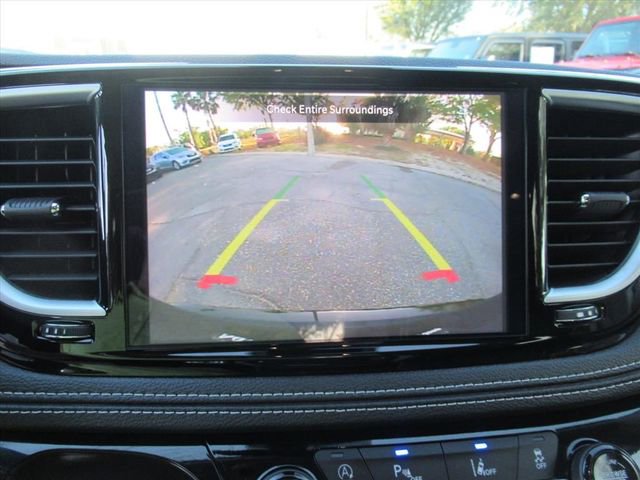 Used 2024 Chrysler Pacifica Limited image 26