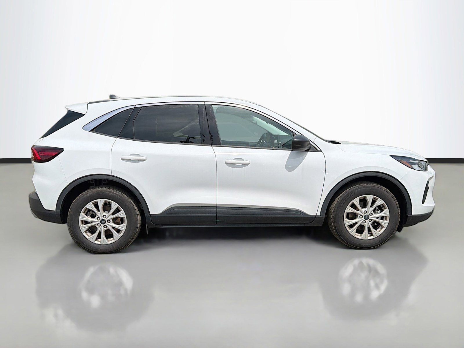 Used 2024 Ford Escape Active FWD image 4