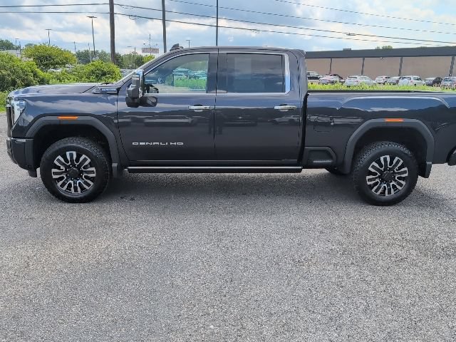 Used 2025 GMC Sierra 2500 Denali Ultimate AWD/4WD image 2