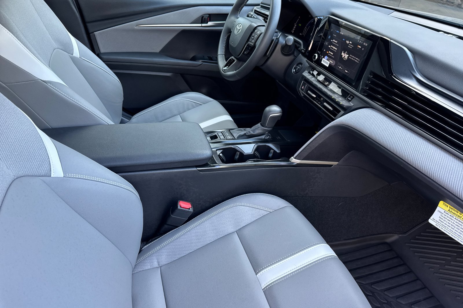 Used 2026 Toyota Camry SE w/ Convenience Package FWD image 21