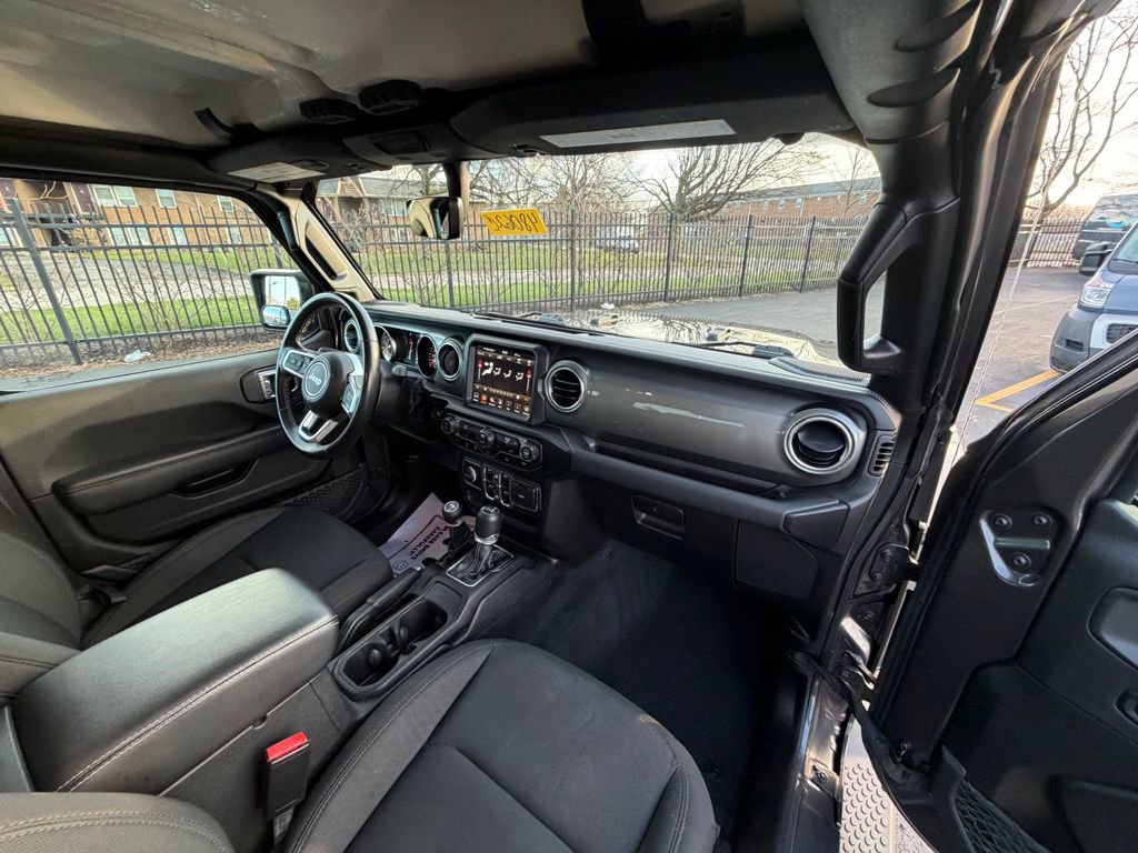 Used 2022 Jeep Wrangler Unlimited Sahara image 12