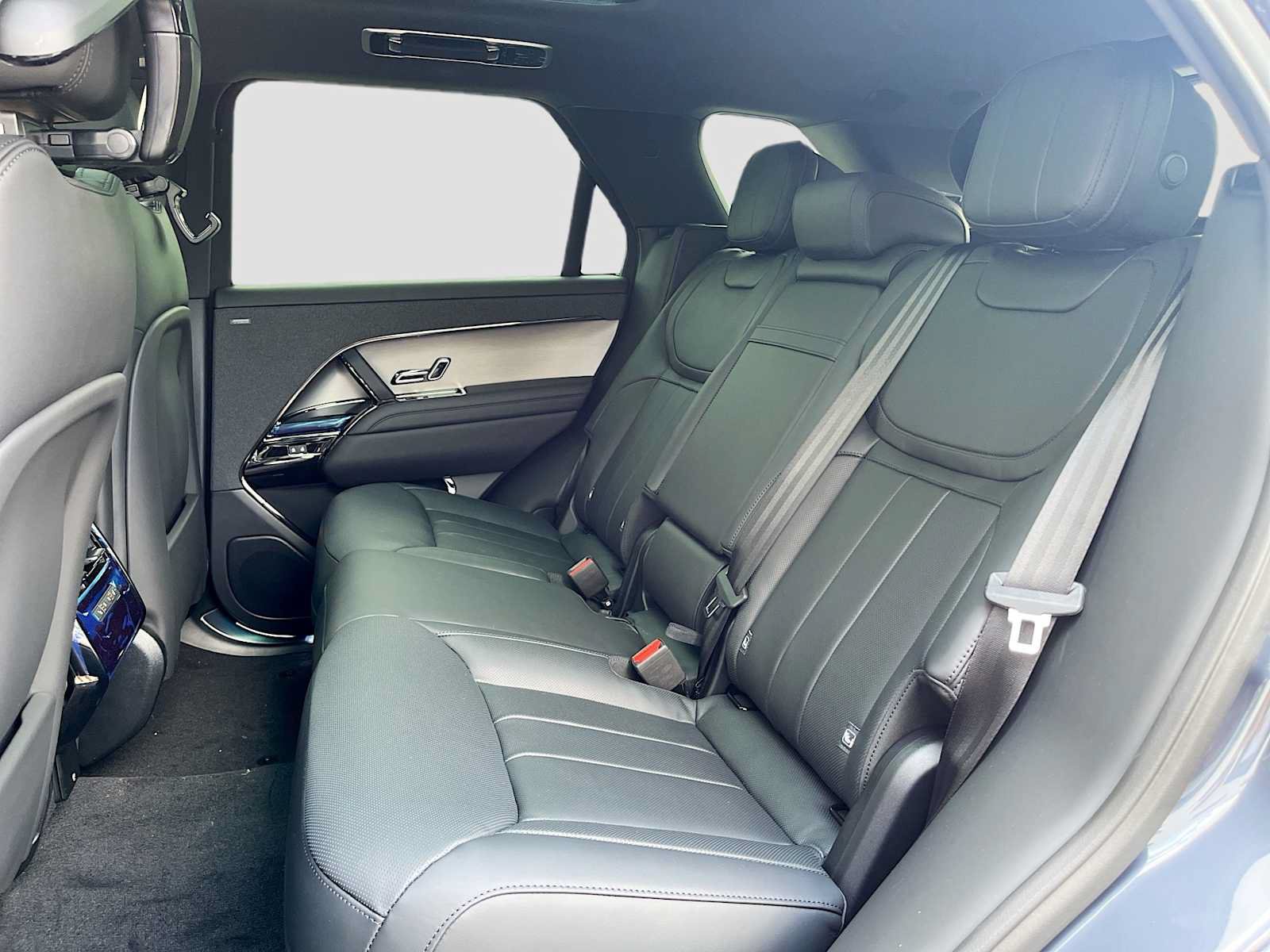 New 2026 Land Rover Range Rover Sport Dynamic SE AWD/4WD image 17