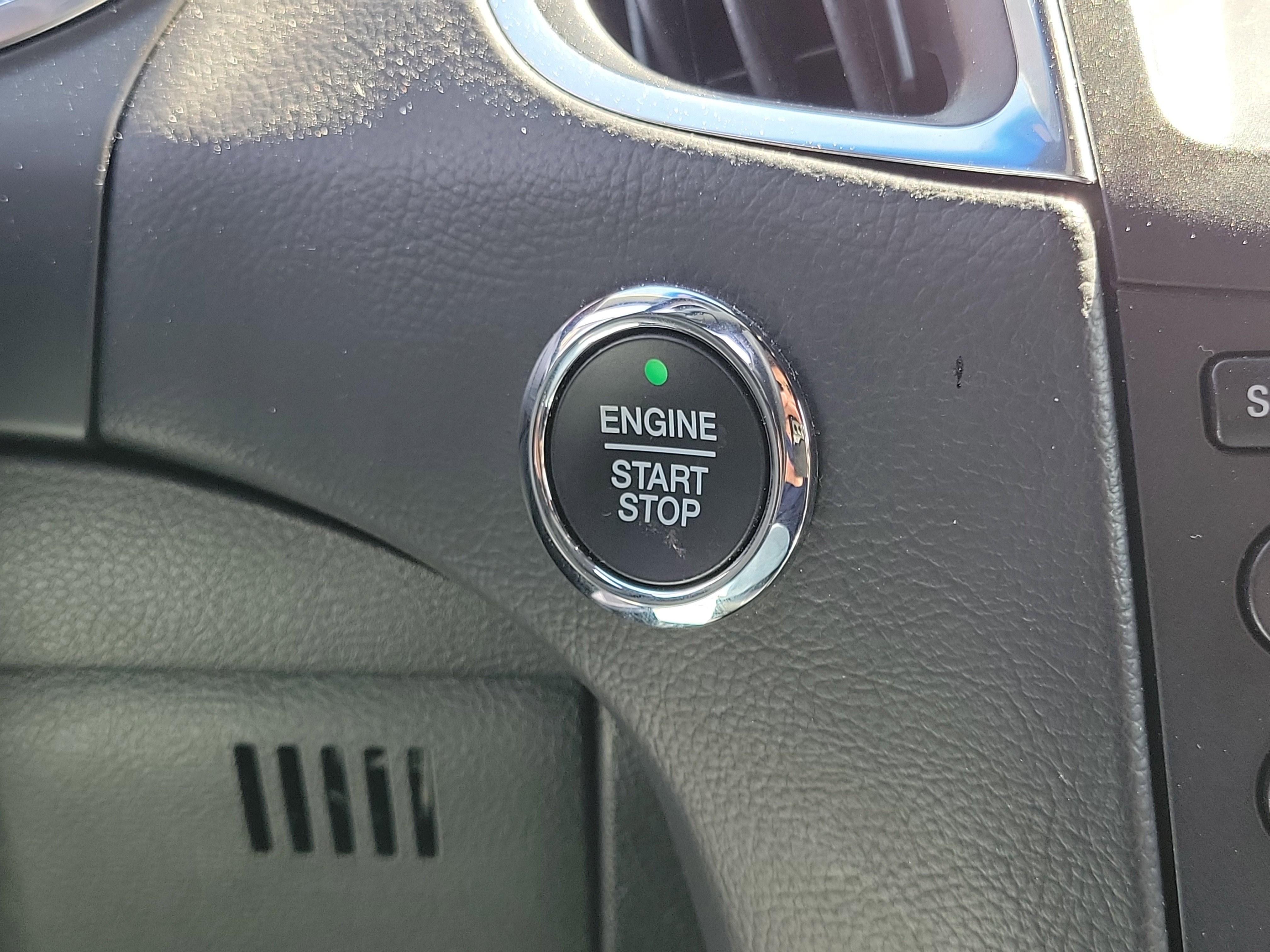 Used 2019 Ford Edge ST w/ Equipment Group 401A AWD/4WD image 28