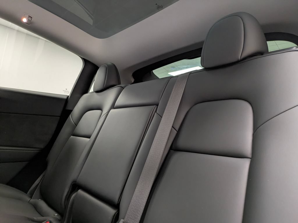 Used 2023 Tesla Model Y AWD image 16