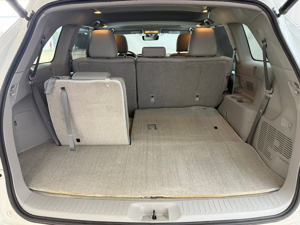 Used 2019 Toyota Highlander XLE FWD image 7