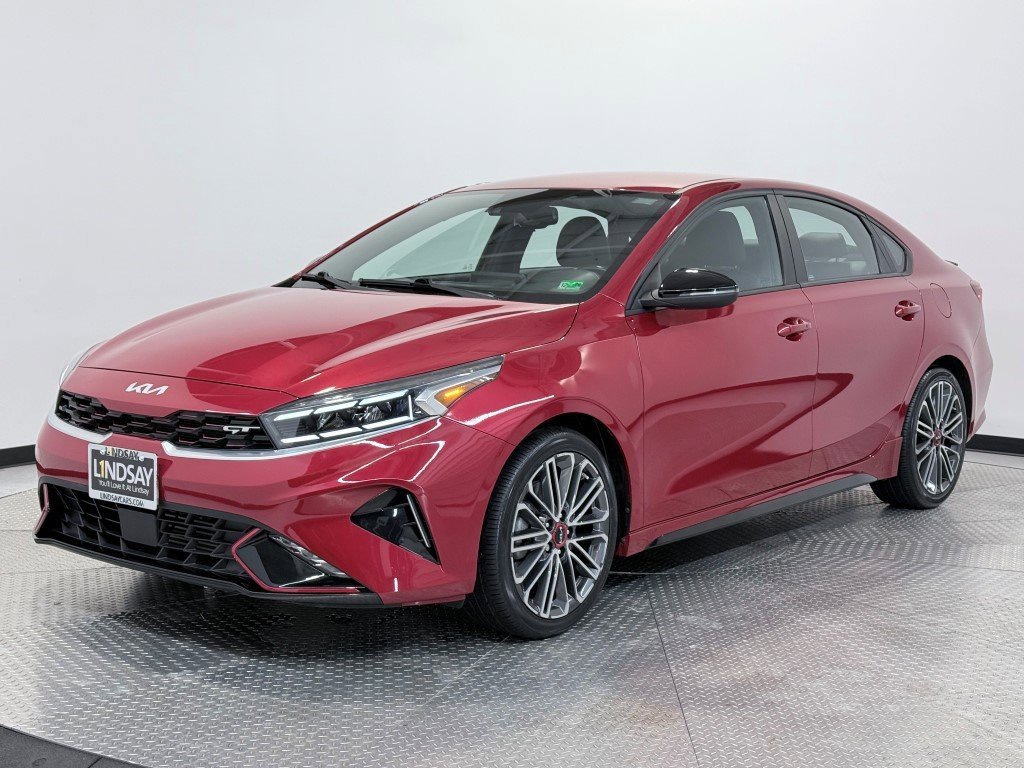 Used 2023 Kia Forte GT image 3