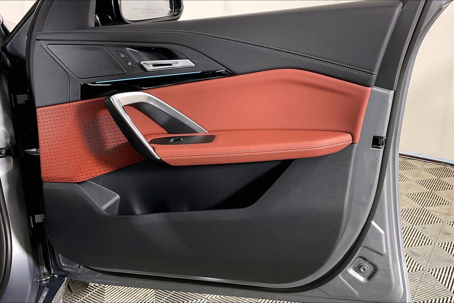New 2026 BMW X2 xDrive28i AWD/4WD image 17